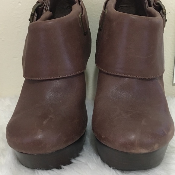 Auri Marilyn Platform Bootie - Picture 3 of 8